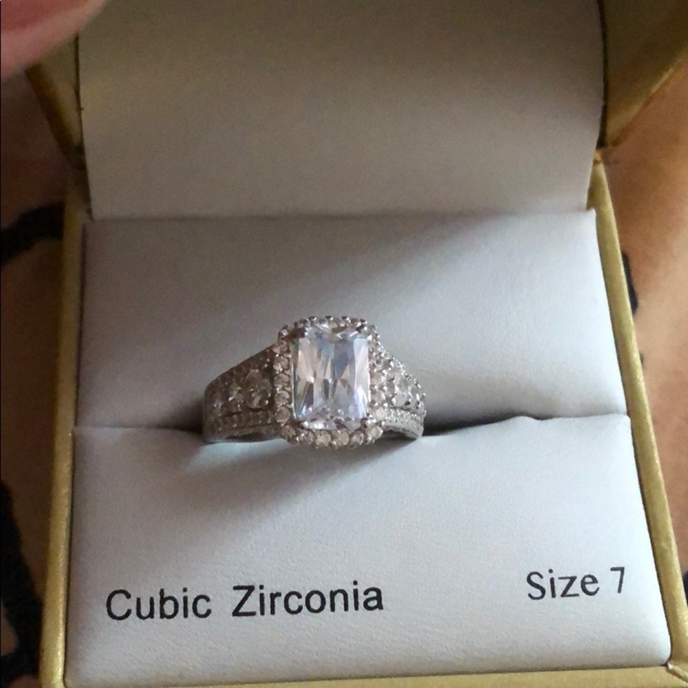 Ring - Picture 2 of 2